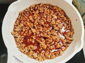 翻炒至出红油！