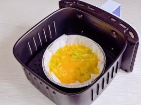 放入空气炸锅中。