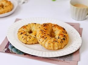 取出装盘即可食用。