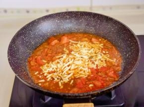 再加入芝士碎。