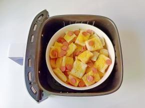 放入空气炸锅【碗一定要用专门可以加热的碗】