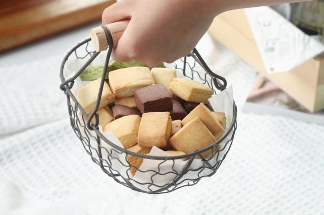 嘎嘣脆，四色炼乳小方，一口一个小零食，0失败！