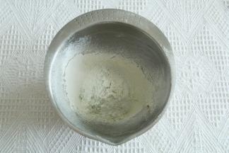 一份：抹茶粉+低粉一起筛入。