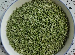 切好的嫩豇豆放在一个大碗中！