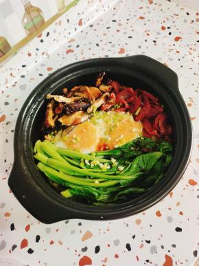 一锅香喷喷的煲仔饭就做好了！