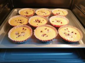 送入预热好的烤箱。 