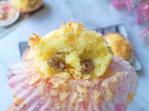 咬一口，看的见的葡萄干，超级美味！ 