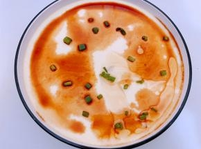 再淋上芝麻油撒上葱花即可