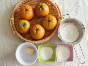 准备材料。橘子快下市了，只有这种大橘子，好在酸甜多汁，口感也不错！