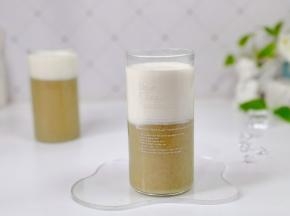 还可以做拿铁哈，一半绿豆沙，一半牛奶。