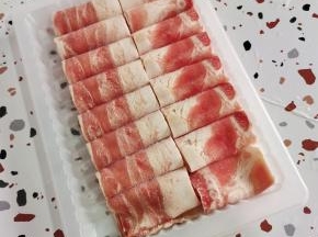 准备一盒肥牛卷备用！（也可以换成瘦肉片或者鱼片？）