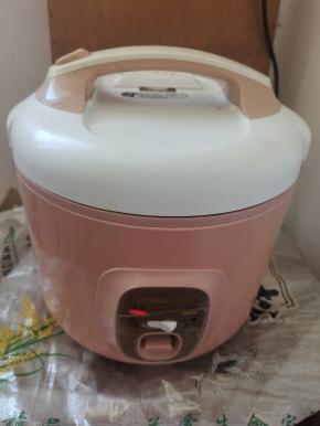 插上电源，按煮饭键即可！