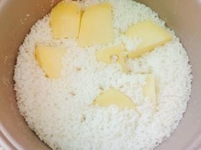 米饭已经蒸熟了！