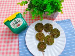 出炉按照个人口味撒上孜然粉就可以开吃啦