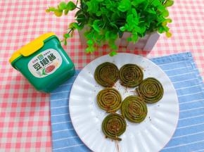 出炉按照个人口味撒上孜然粉就可以开吃啦