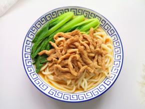 香喷喷的肉丝面做好啦！ 