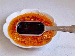 加入蚝油。