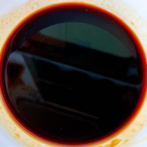 一品鲜酱油、蚝油、糖、辣鲜露、糖、盐、味精所有调味料拌匀入味