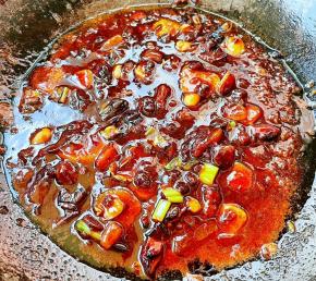 所有调味料炒匀入味即可