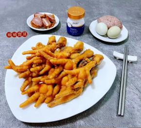 搭配酱牛肉、杂粮馒头、鸽子蛋、酸奶一起吃营养丰富