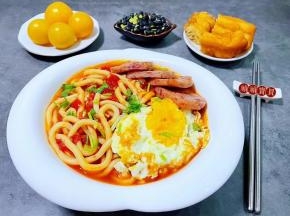 这满满一碗营养丰富的美味佳肴太诱人了
