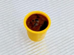 咖啡加水冲泡备用。