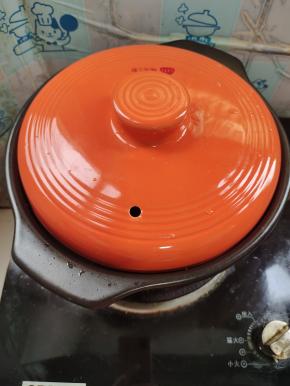 再转小火慢炖40分钟！