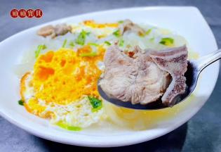 排骨入口唇齿留香回味无穷。