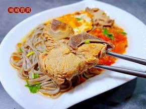 排骨入口香浓，让人唇齿留香回味无穷。