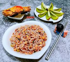 搭配清新小水果和螃蟹一起吃超级美味。