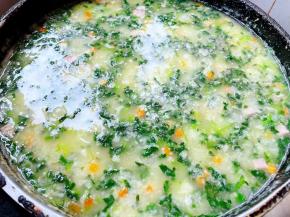 最后放入盐和味精，调味均匀即可出锅享用。