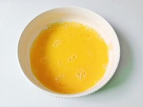 筷子顺着一个方向。