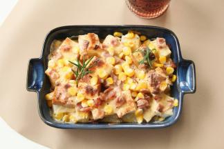 烤好取出，微微放凉就可以开动啦， 蛋奶香，芝士香，培根香，玉米粒清甜，早餐简直太香啦！简单又方便，花样吃吐司，不会腻哦。。。