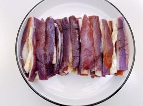 用手撕成小条摆盘