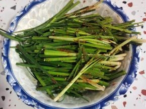戴上一次性手套，抓拌均匀！