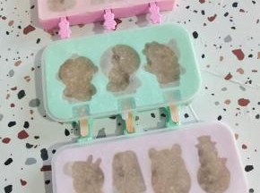 盖上盖子，放入冰箱冷冻一晚上！