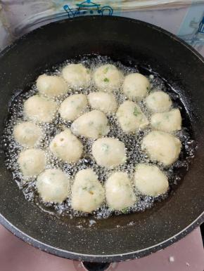 油温七成热，下锅炸！