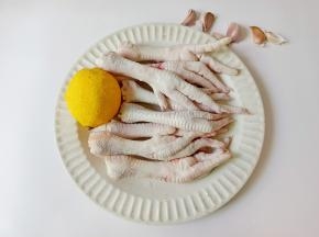 准备好新鲜食材。