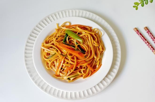 空心菜酸辣凉拌面