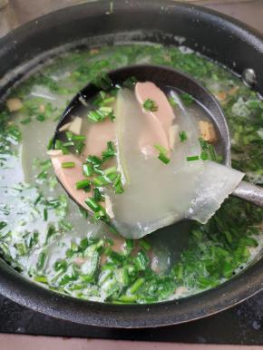 再做一个冬瓜虾皮火腿汤！简单的一餐就好了！【冬瓜虾皮的做法，前面有发食谱，喜欢的可以去我主页看看哦！】