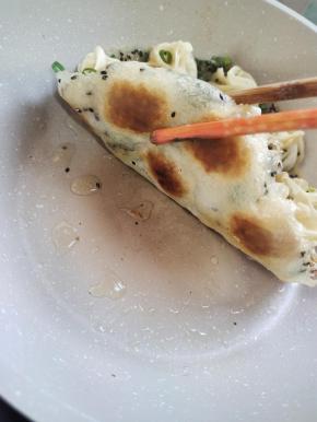 看看底部焦黄酥脆！特别香！