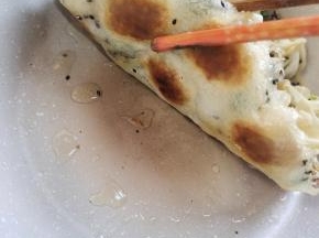 看看底部焦黄酥脆！特别香！