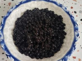 取出过冷水即可.(时间可根据个人喜好，粉圆软硬来调整)，放入适量果糖搅拌均匀可有缓解粉圆黏团.