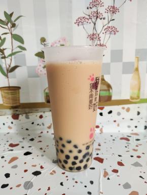 一杯焦糖珍珠奶茶就做好了！