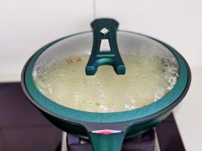 赶紧盖上盖子。