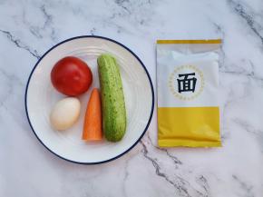 准备好所有食材。