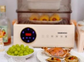 ​生活是一杯美酒，令人沉醉
​生活是一段憧憬，令人向往