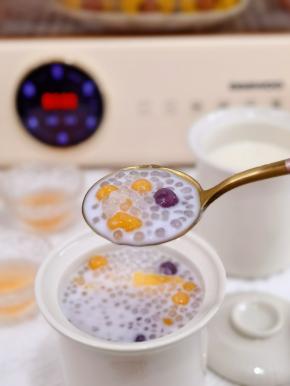 芋圆芒果西米露。