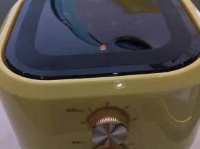 继续200度10分钟，中途翻拌1次。