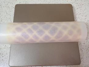 卷起来常温定型一个小时（切记是常温定型即可）。 